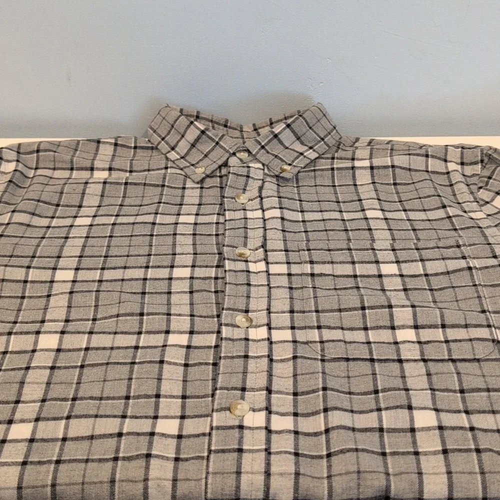 Banana Republic Men's Medium Untucked Slim Fit Long Sleeve Button Down Shirt
